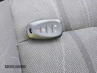 2018 Chevrolet Sonic LT z VIN 1G1JD5SG2J4117386, wystawiony jako IAAI lot #42162352 z przebiegiem 55 798 mil mil oraz . Historia ofert i sprzedaży dostępna na DreamBid. Obrazek 11.