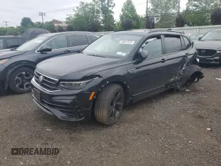 2024 Volkswagen Tiguan SE R-Line Black z VIN 3VV8B7AX6RM109348, wystawiony jako Copart lot #60022535 z przebiegiem 16 322 mil mil oraz Szkoda całkowita • Salvage title. Historia ofert i sprzedaży dostępna na DreamBid. Obrazek 1.