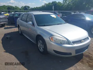 2015 Chevrolet Impala LS z VIN 2G1WA5E33F1138127, wystawiony jako IAAI lot #42499132 z przebiegiem 111 771 mil mil oraz . Historia ofert i sprzedaży dostępna na DreamBid. Obrazek 1.
