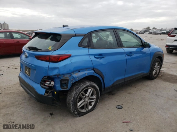 2020 Hyundai Kona SE with VIN KM8K12AA6LU475346, listed as a Copart auction lot 43869435 with 109,409 mi miles and Salvage Title. Bid and sale history available at carsss.com. Image 3.