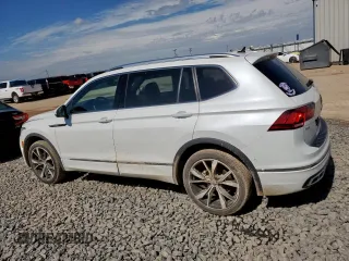 2023 Volkswagen Tiguan SEL R-Line z VIN 3VV4B7AX2PM047944, wystawiony jako Copart lot #62499075 z przebiegiem 45 589 mil mil oraz Czysty tytuł • Clean title. Historia ofert i sprzedaży dostępna na DreamBid. Obrazek 2.