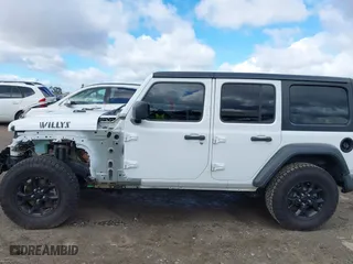 2020 Jeep Wrangler Unlimited Sport Altitude with VIN 1C4HJXDG9LW315977, listed as a IAAI auction lot 41788892 with 60,380 mi miles. Bid and sale history available at carsss.com. Image 15.