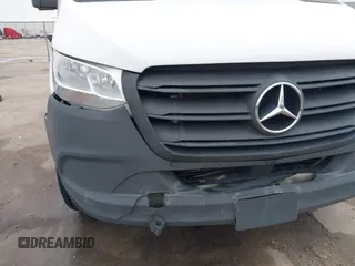 2021 Mercedes-Benz Sprinter Cargo with VIN W1Y4ECHY8MT079254, listed as a IAAI auction lot 41394825 with 301,811 mi miles and . Bid and sale history available at carsss.com. Image 6.