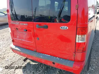 2010 Ford Transit Connect XLT z VIN NM0LS6BN1AT031113, wystawiony jako IAAI lot #42739072 z przebiegiem 231 192 mil mil oraz . Historia ofert i sprzedaży dostępna na DreamBid. Obrazek 13.