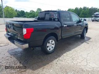 2017 Nissan Titan SV z VIN 1N6AA1EJ6HN544166, wystawiony jako IAAI lot #42160470 z przebiegiem 147 623 mil mil oraz . Historia ofert i sprzedaży dostępna na DreamBid. Obrazek 4.