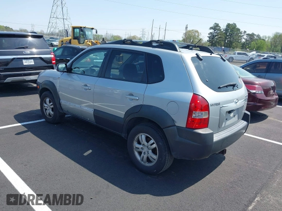 2007 Hyundai Tucson SE with VIN KM8JN12D37U672371, listed as a IAAI auction lot 41925218 with 222,434 mi miles. Bid and sale history available at carsss.com. Image 3.