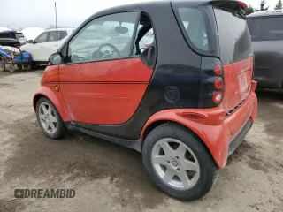 2006 Smart fortwo z VIN WMEAJ00F36J255140, wystawiony jako Copart lot #52120555 z przebiegiem Nie podano mil oraz Tytuł czysty. Historia ofert i sprzedaży dostępna na DreamBid. Obrazek 2.