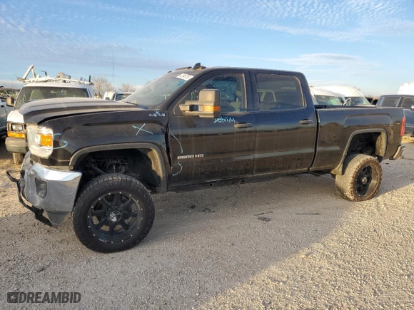 2018 GMC Sierra 2500HD with VIN 1GT12REG8JF167083, listed as a Copart auction lot 42046755 with 204,046 mi miles and Salvage Title. Bid and sale history available at carsss.com. Image 1.