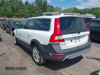 2016 Volvo XC70 T5 Premier z VIN YV4612NK9G1270844, wystawiony jako IAAI lot #42266357 z przebiegiem 41 998 mil mil oraz . Historia ofert i sprzedaży dostępna na DreamBid. Obrazek 15.