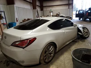 2016 Hyundai Genesis Coupe 3.8L Base z VIN KMHHT6KJ0GU132581, wystawiony jako Copart lot #41721215 z przebiegiem 79 895 mil mil oraz Szkoda całkowita • Salvage title. Historia ofert i sprzedaży dostępna na DreamBid. Obrazek 3.