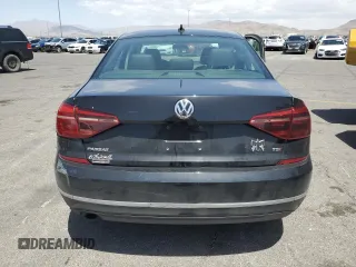 2019 Volkswagen Passat Wolfsburg Edition z VIN 1VWLA7A30KC013728, wystawiony jako Copart lot #56942935 z przebiegiem 117 878 mil mil oraz Szkoda całkowita • Salvage title. Historia ofert i sprzedaży dostępna na DreamBid. Obrazek 6.