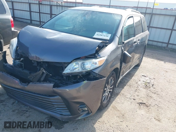 2018 Toyota Sienna XLE Auto Access Seat z VIN 5TDYZ3DC9JS949804, wystawiony jako IAAI lot #42207235 z przebiegiem 148 044 mil mil oraz . Historia ofert i sprzedaży dostępna na DreamBid. Obrazek 2.