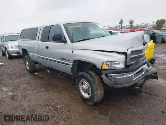 2000 Dodge Ram 2500 with VIN 1B7KF23W0YJ126951, listed as a IAAI auction lot 41802970 with 179,644 mi miles. Bid and sale history available at carsss.com. Image 1.