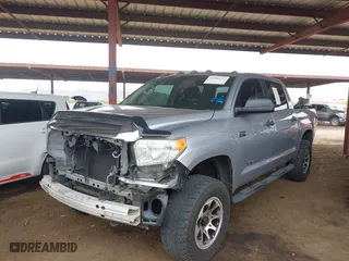 2016 Toyota Tundra 4WD Truck SR5 with VIN 5TFDW5F11GX566571, listed as a IAAI auction lot 41789354 with 122,493 mi miles. Bid and sale history available at carsss.com. Image 17.