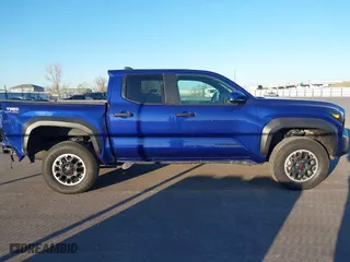 2024 Toyota Tacoma 4WD SR5 with VIN 3TYLB5JN3RT028338, listed as a IAAI auction lot 41870958 with 2,249 mi miles. Bid and sale history available at carsss.com. Image 13.