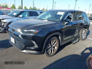 2024 Toyota Highlander XLE z VIN 5TDAAAB52RS003735, wystawiony jako IAAI lot #42373845 z przebiegiem 12 569 mil mil oraz . Historia ofert i sprzedaży dostępna na DreamBid. Obrazek 18.