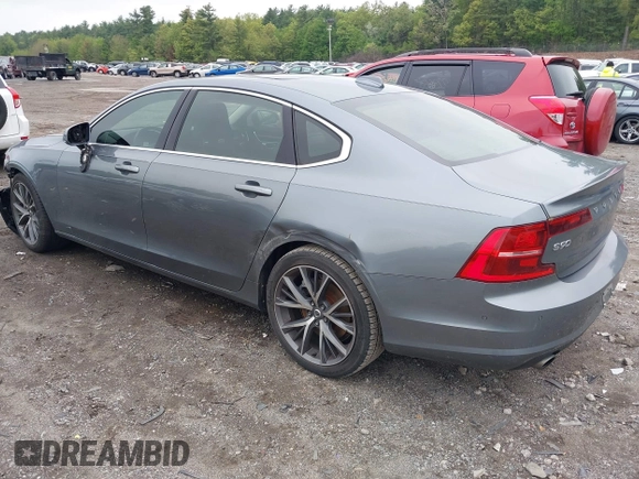 2018 Volvo S90 Momentum z VIN LVY982MK1JP038653, wystawiony jako IAAI lot #42271261 z przebiegiem 92 519 mil mil oraz . Historia ofert i sprzedaży dostępna na DreamBid. Obrazek 3.