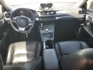 2012 Lexus CT 200h z VIN JTHKD5BH2C2115820, wystawiony jako Copart lot #54248125 z przebiegiem 246 440 mil mil oraz Szkoda całkowita • Salvage title. Historia ofert i sprzedaży dostępna na DreamBid. Obrazek 8.