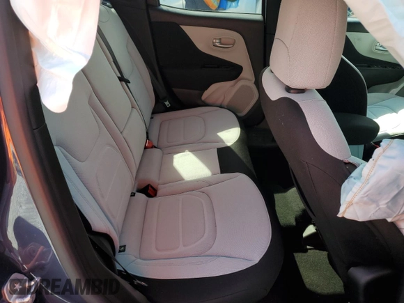 2021 Jeep Renegade Latitude z VIN ZACNJCBB7MPN16291, wystawiony jako Copart lot #47211245 z przebiegiem Nie podano mil oraz Nie do naprawy • Non repairable. Historia ofert i sprzedaży dostępna na DreamBid. Obrazek 11.