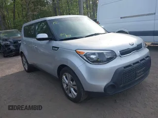 2015 Kia Soul + with VIN KNDJP3A56F7815122, listed as a IAAI auction lot 42119279 with 82,077 mi miles. Bid and sale history available at carsss.com. Image 1.