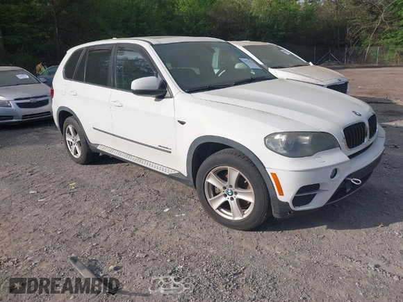 2011 BMW X5 35d z VIN 5UXZW0C53BL371750, wystawiony jako IAAI lot #41931513 z przebiegiem 198 470 mil mil oraz . Historia ofert i sprzedaży dostępna na DreamBid. Obrazek 1.