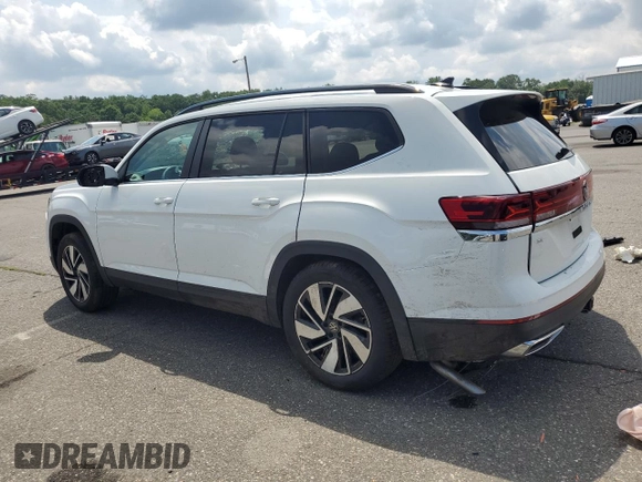 2025 Volkswagen Atlas SE with VIN 1V2HR2CA1SC555919, listed as a Copart auction lot 62876785 with 2,377 mi miles and Non repairable. Bid and sale history available at DreamBid. Image 2.