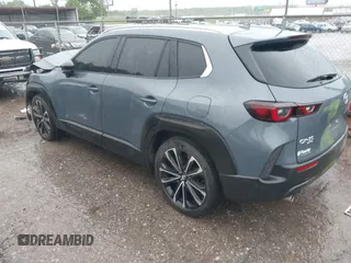 2023 Mazda CX-50 S Premium Plus z VIN 7MMVABEMXPN104518, wystawiony jako IAAI lot #42184893 z przebiegiem 61 991 mil mil oraz . Historia ofert i sprzedaży dostępna na DreamBid. Obrazek 14.