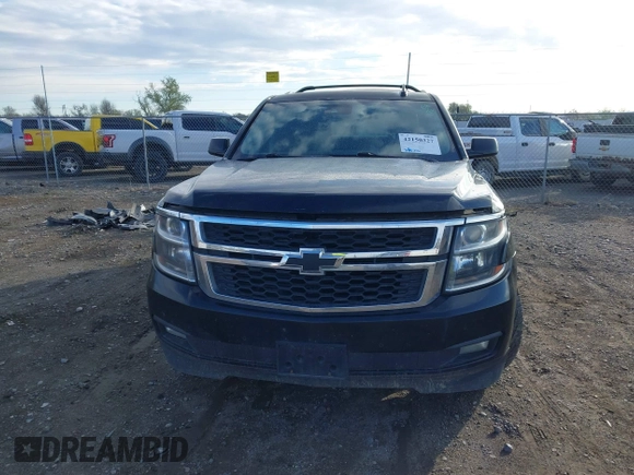 2017 Chevrolet Suburban LT z VIN 1GNSKHKC6HR246168, wystawiony jako IAAI lot #42150327 z przebiegiem Nie podano mil oraz . Historia ofert i sprzedaży dostępna na DreamBid. Obrazek 13.
