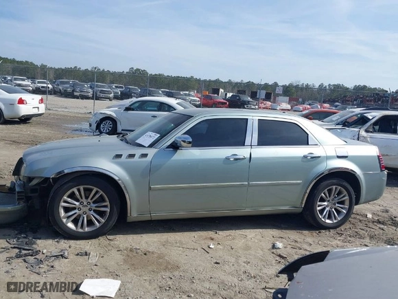2006 Chrysler 300 Touring with VIN 2C3KA53G86H202606, listed as a IAAI auction lot 41478472 with NaN miles. Bid and sale history available at carsss.com. Image 15.