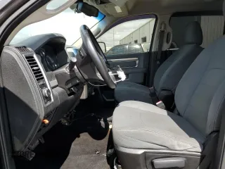 2015 Ram 1500 Big Horn z VIN 1C6RR7TM9FS721748, wystawiony jako Copart lot #56467675 z przebiegiem 147 616 mil mil oraz Czysty tytuł • Clean title. Historia ofert i sprzedaży dostępna na DreamBid. Obrazek 8.