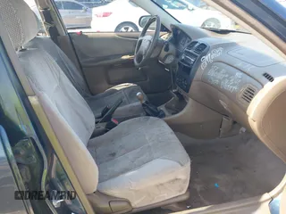 1999 Mazda Protege DX z VIN JM1BJ2229X0189290, wystawiony jako IAAI lot #41796448 z przebiegiem 281 528 mil mil oraz . Historia ofert i sprzedaży dostępna na DreamBid. Obrazek 5.