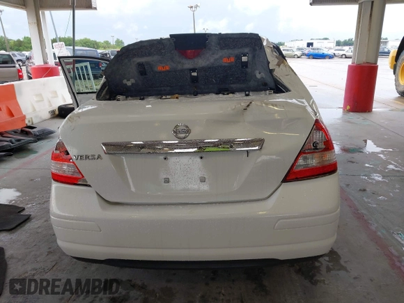 2010 Nissan Versa S с VIN 3N1BC1AP8AL391813, выставлен на аукционе IAAI как лот 42224883 с пробегом 103 839 миль миль и . История ставок и продаж доступна на DreamBid. Изображение 17.