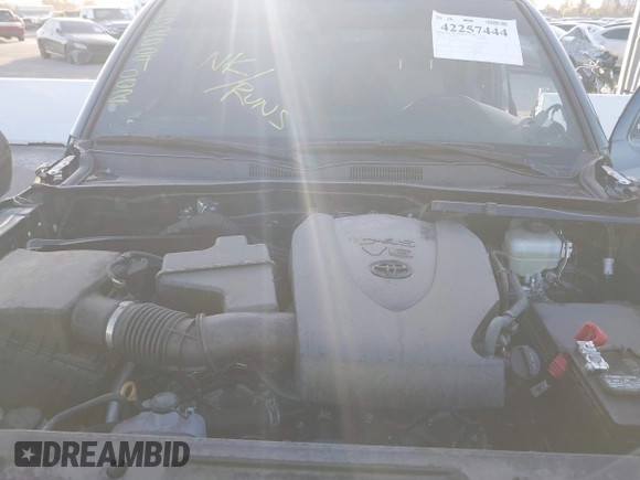 2022 Toyota Tacoma SR z VIN 3TMCZ5AN1NM531884, wystawiony jako IAAI lot #42257444 z przebiegiem Nie podano mil oraz . Historia ofert i sprzedaży dostępna na DreamBid. Obrazek 10.