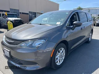 2019 Chrysler Pacifica Touring with VIN 2C4RC1DG9KR556134, listed as a IAAI auction lot 42658532 with 72,146 mi miles and . Bid and sale history available at DreamBid. Image 14.