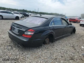 2008 Mercedes-Benz S-Class 5.5L V8 with VIN WDDNG86X58A218807, listed as a Copart auction lot 70615064 with 210,563 mi miles and Salvage Title. Bid and sale history available at carsss.com. Image 3.