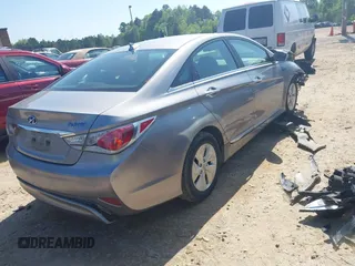 2013 Hyundai Sonata with VIN KMHEC4A46DA075948, listed as a IAAI auction lot 41994662 with 146,699 mi miles and . Bid and sale history available at carsss.com. Image 4.