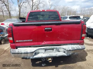 2006 Chevrolet Silverado 1500 LT2 with VIN 1GCEK19B86Z174901, listed as a IAAI auction lot 41871524 with 194,885 mi miles. Bid and sale history available at carsss.com. Image 16.