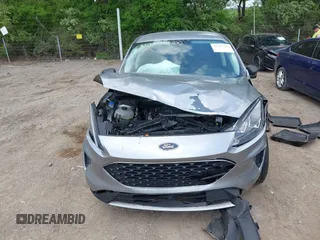 2022 Ford Escape SE z VIN 1FMCU9G62NUB34729, wystawiony jako IAAI lot #42202065 z przebiegiem 22 706 mil mil oraz . Historia ofert i sprzedaży dostępna na DreamBid. Obrazek 12.
