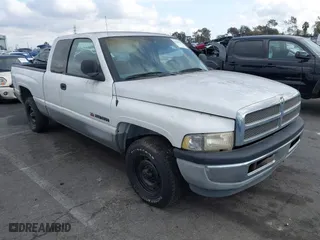 2000 Dodge Ram 1500 with VIN 1B7HC13Y5YJ167462, listed as a IAAI auction lot 41446564 with 141,260 mi miles. Bid and sale history available at carsss.com. Image 1.