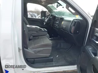 2017 Chevrolet Silverado 3500HD with VIN 1GC0KYEG4HZ401007, listed as a IAAI auction lot 41629647 with 210,431 mi miles and . Bid and sale history available at DreamBid. Image 8.