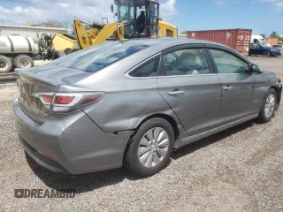 2017 Hyundai Sonata Hybrid SE with VIN KMHE24L3XHA064433, listed as a Copart auction lot 53213903 with 88,919 mi miles. Bid and sale history available at carsss.com. Image 3.