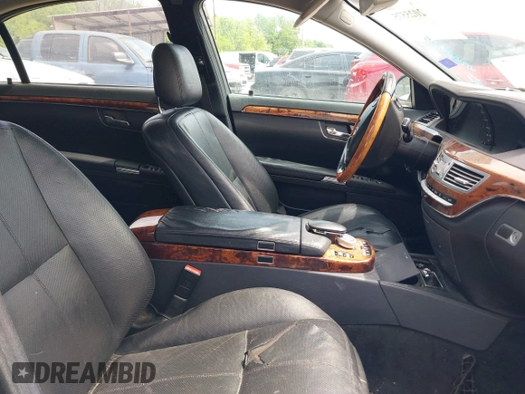 2008 Mercedes-Benz S 550 with VIN WDDNG71X88A214557, listed as a IAAI auction lot 42025575 with 181,083 mi miles and . Bid and sale history available at DreamBid. Image 5.