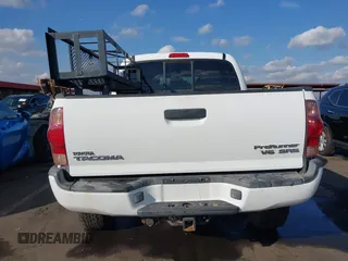2007 Toyota Tacoma PreRunner z VIN 3TMJU62N87M029323, wystawiony jako IAAI lot #41462575 z przebiegiem 211 104 mil mil oraz . Historia ofert i sprzedaży dostępna na DreamBid. Obrazek 17.
