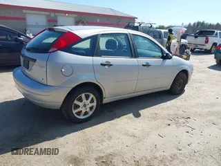 2005 Ford Focus S with VIN 3FAFP37N25R117732, listed as a IAAI auction lot 42078394 with 177,924 mi miles and . Bid and sale history available at carsss.com. Image 4.