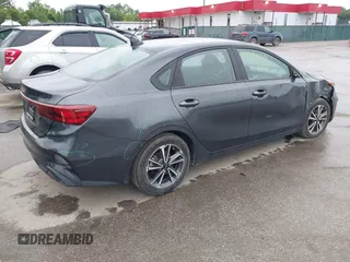 2023 Kia Forte LXS z VIN 3KPF24AD1PE615848, wystawiony jako IAAI lot #42296751 z przebiegiem 31 179 mil mil oraz . Historia ofert i sprzedaży dostępna na DreamBid. Obrazek 4.