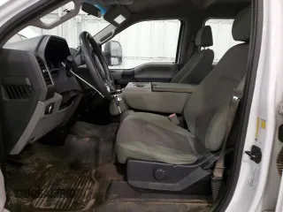 2017 Ford F-250 Lariat z VIN 1FT7W2B6XHEB62470, wystawiony jako Copart lot #57589055 z przebiegiem 131 273 mil mil oraz Czysty tytuł • Clean title. Historia ofert i sprzedaży dostępna na DreamBid. Obrazek 7.