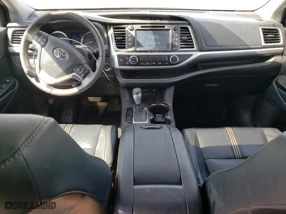 2018 Toyota Highlander SE with VIN 5TDJZRFH9JS551893, listed as a Copart auction lot 52617235 with 82,165 mi miles and Salvage Title. Bid and sale history available at carsss.com. Image 8.