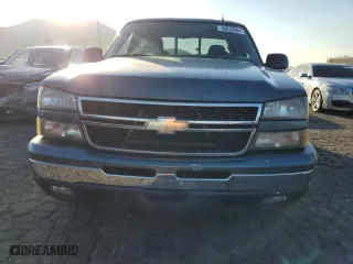 2006 Chevrolet Silverado 1500 LT1 with VIN 1GCEC19V86Z145583, listed as a Copart auction lot 86833584 with 250,527 mi miles and Salvage Title. Bid and sale history available at carsss.com. Image 5.