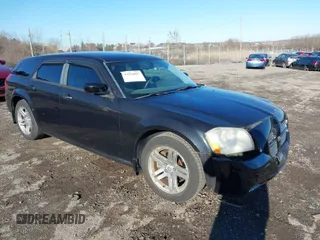 2005 Dodge Magnum RT with VIN 2D4GV58235H682753, listed as a IAAI auction lot 41814817 with 100,246 mi miles. Bid and sale history available at carsss.com. Image 1.
