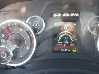 2024 Ram 2500 Big Horn z VIN 3C6UR5DLXRG296301, wystawiony jako IAAI lot #42496302 z przebiegiem 47 626 mil mil oraz . Historia ofert i sprzedaży dostępna na DreamBid. Obrazek 16.